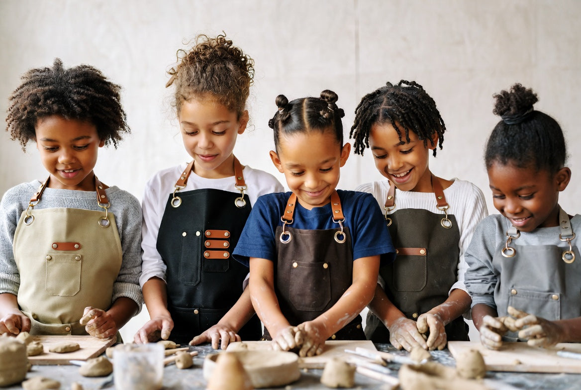 Children's Apron with Multiple Pockets for Painting And Craft Activities Kids' Utility Apron for Household And Kitchen Use